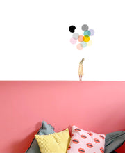 Afbeelding in Gallery-weergave laden, Muursticker konijnmeisje ballonnen PRE ORDER
